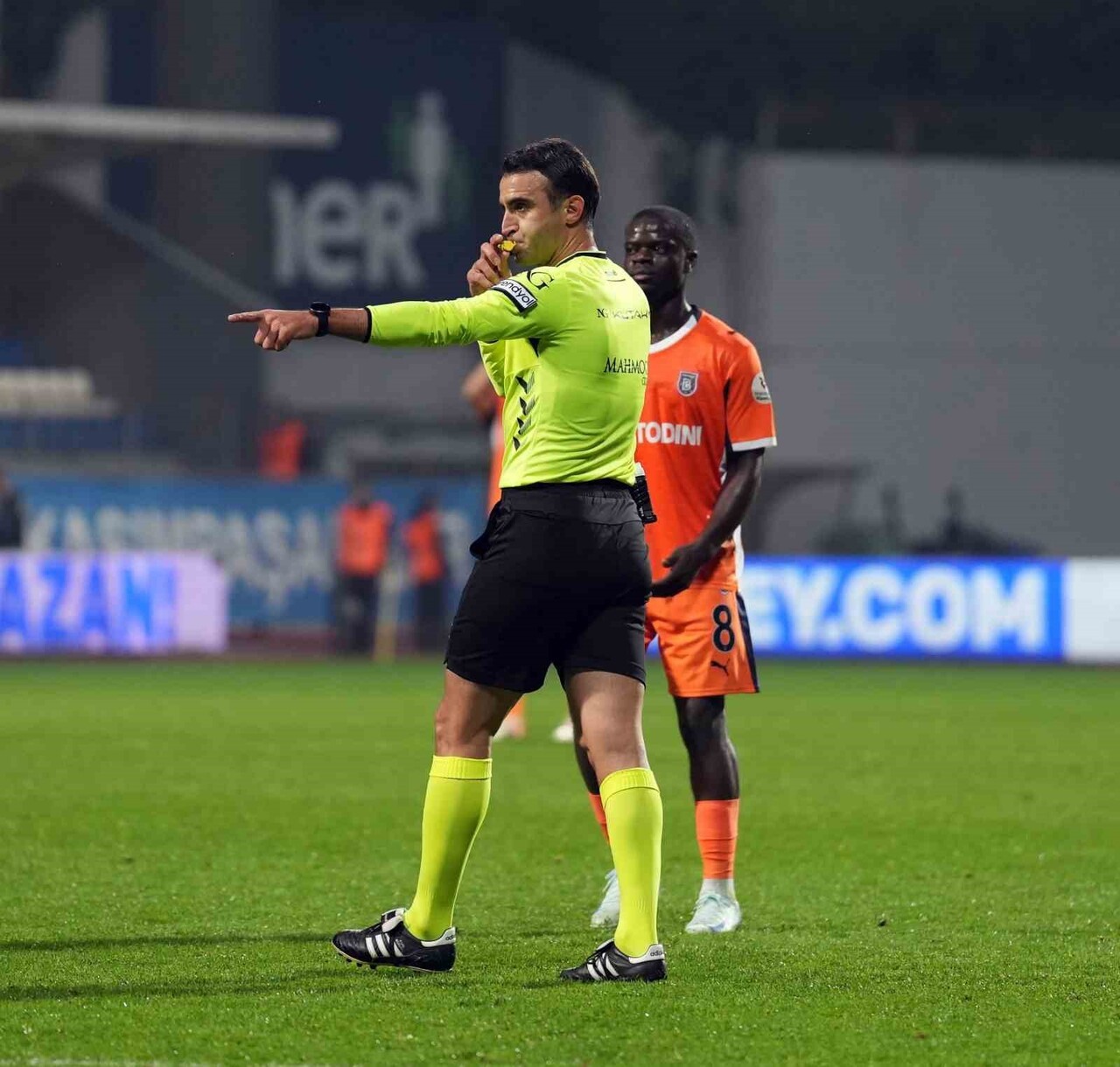 TRENDYOL SÜPER LİG'İN 16. HAFTASINDA BUGÜN OYNANACAK ANTALYASPOR - GALATASARAY MAÇININ VİDEO...