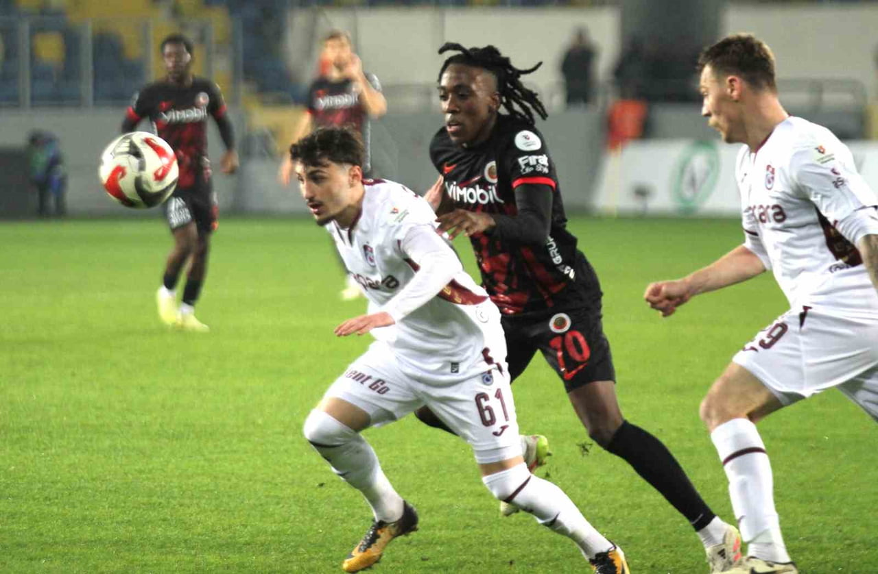 TRENDYOL SÜPER LİG'İN 17. HAFTASINDA GENÇLERBİRLİĞİ, SAHASINDA AĞIRLADIĞI TRABZONSPOR'U 4-3 MAĞLUP...
