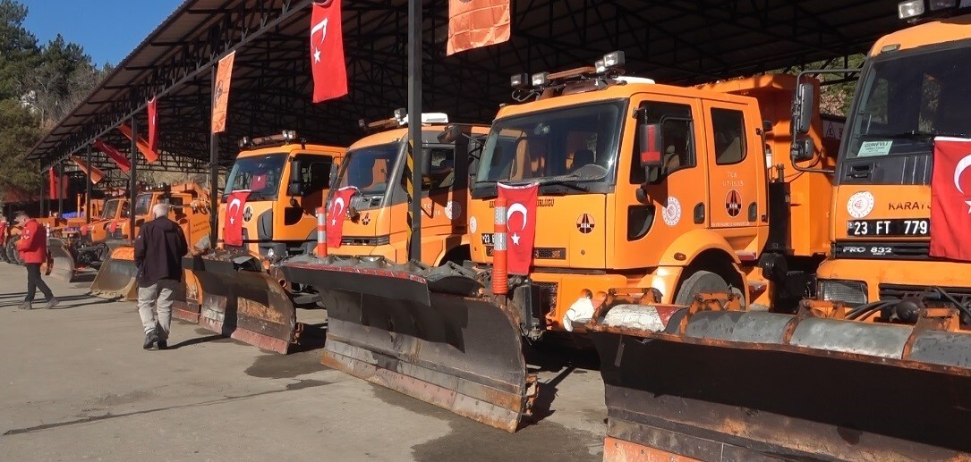 TUNCELİ VALİSİ VE BELEDİYE BAŞKAN VEKİLİ ŞEFİK AYGÖL, KIŞ AYLARINDA YAŞANABİLECEK RİSKLERE KARŞI...