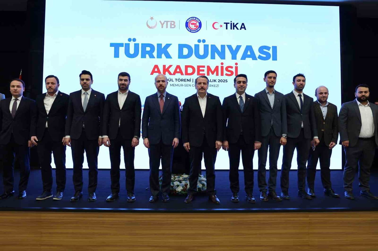 TÜRK DÜNYA’SININ GEÇMİŞİNİN VE GELECEK PROJEKSİYONUNUN GENÇLERLE PAYLAŞILMASI AMACIYLA DÜZENLENEN...