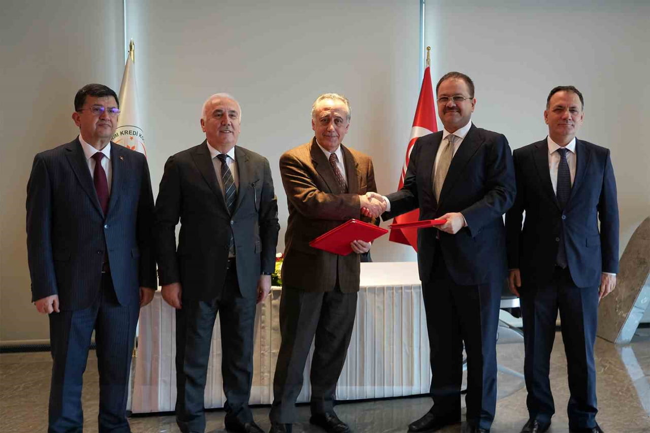 TÜRKİYE'DE TAMAMLAYICI MESLEKİ EMEKLİLİK SİSTEMİNİN BAŞARILI ÖRNEKLERİNDEN OYAK, 5 BİNİN ÜZERİNDE...