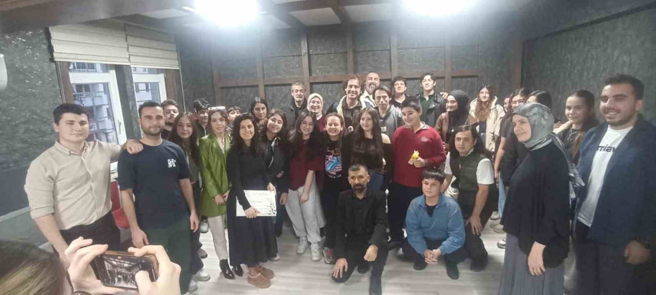 TÜRKİYE'NİN İLK VE EN UZUN SOLUKLU DOĞAÇLAMA TİYATRO TOPLULUKLARINDAN MAHŞER-İ CÜMBÜŞ EKİBİ...