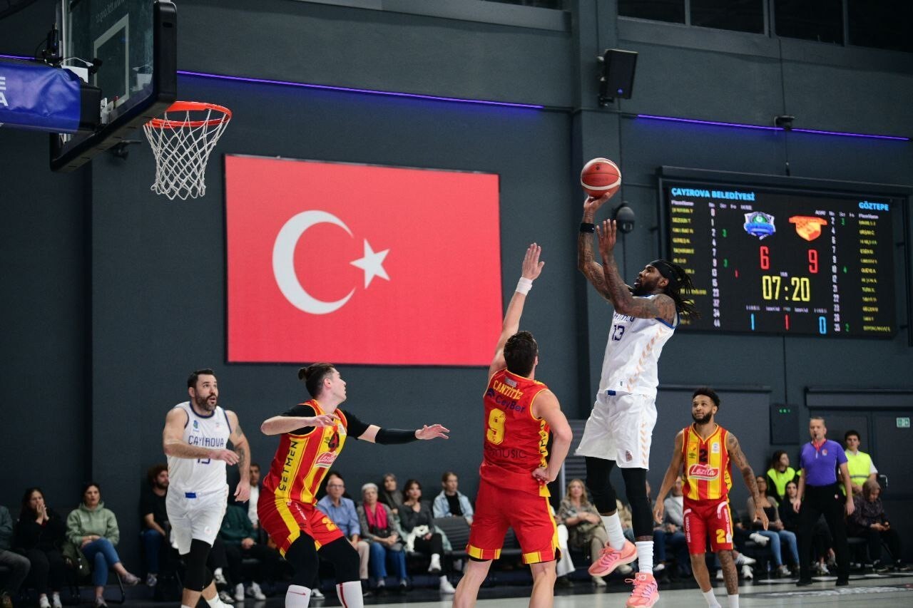 TÜRKİYE BASKETBOL LİGİ'NDE MÜCADELE EDEN ÇAYIROVA BELEDİYESİ, SAHASINDA GÖZTEPE'Yİ 87-78 MAĞLUP...