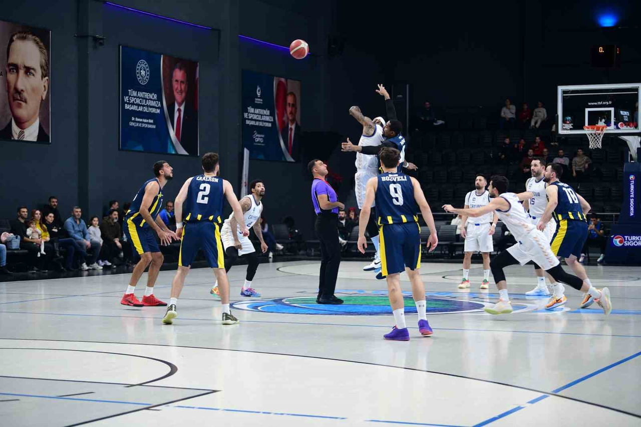 TÜRKİYE BASKETBOL LİGİ 2025-2026 SEZONU 17. HAFTA KARŞILAŞMASINDA ÇAYIROVA BELEDİYESİ, SAHASINDA...
