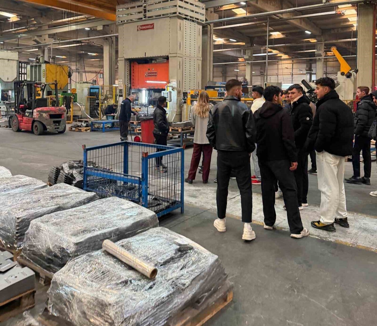 TUTUM, YATIRIM VE TÜRK MALLARI HAFTASI KAPSAMINDA MESLEKİ VE TEKNİK ANADOLU LİSELERİ TARAFINDAN...