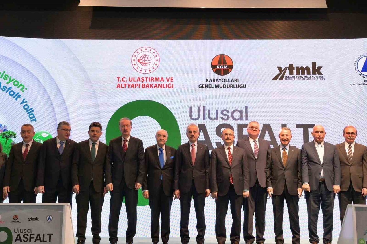ULAŞTIRMA VE ALTYAPI BAKANI ABDULKADİR URALOĞLU, AVRUPA BİRLİĞİ ÜLKELERİYLE KIYASLANDIĞINDA OTOYOL...