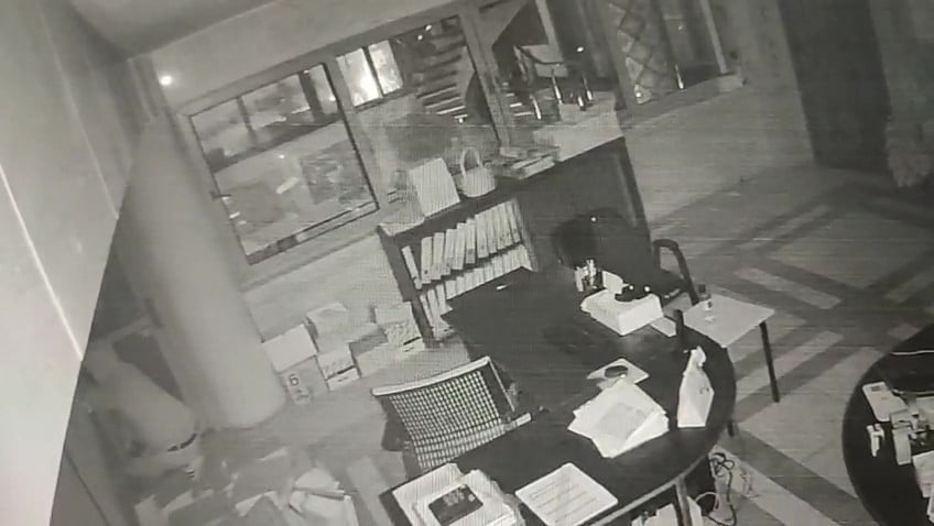 ÜLKEDE GENLİNDE 30 FABRİKADAN 150 MİLYON LİRALIK HIRSIZLIK YAPAN ŞEBEKENİN 11 ÜYESİ TUTUKLANDI....