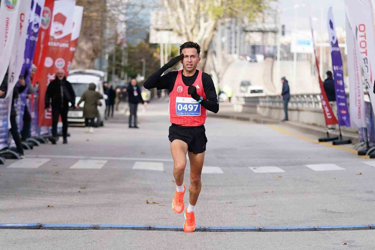 ULU ÖNDER MUSTAFA KEMAL ATATÜRK'ÜN, ANKARA'YA GELİŞİNİN 106. YIL DÖNÜMÜ NEDENİYLE BU YIL 90. KEZ...