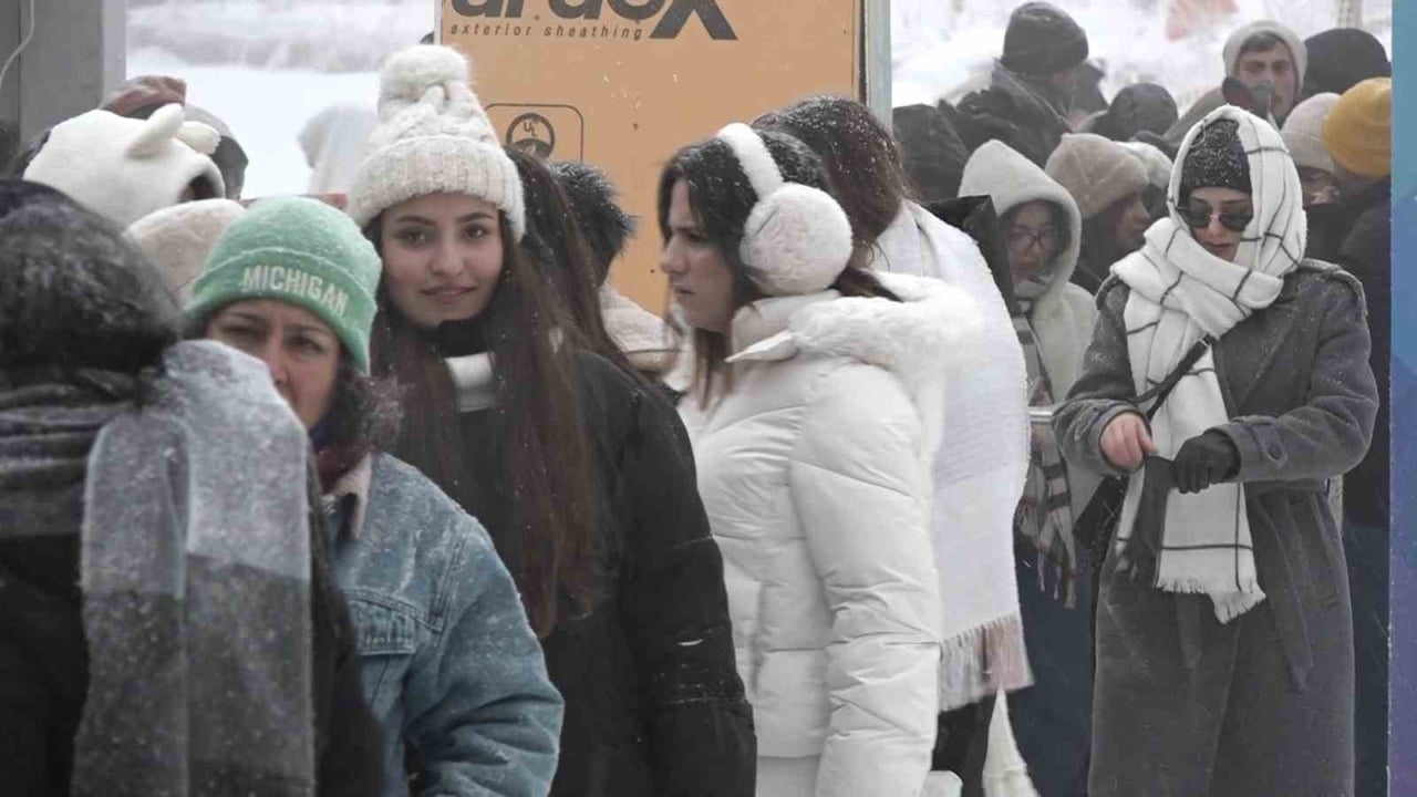 ULUDAĞDA KAR YAĞIŞI ETKİLİ. PİSTLER DOLDU TAŞTI