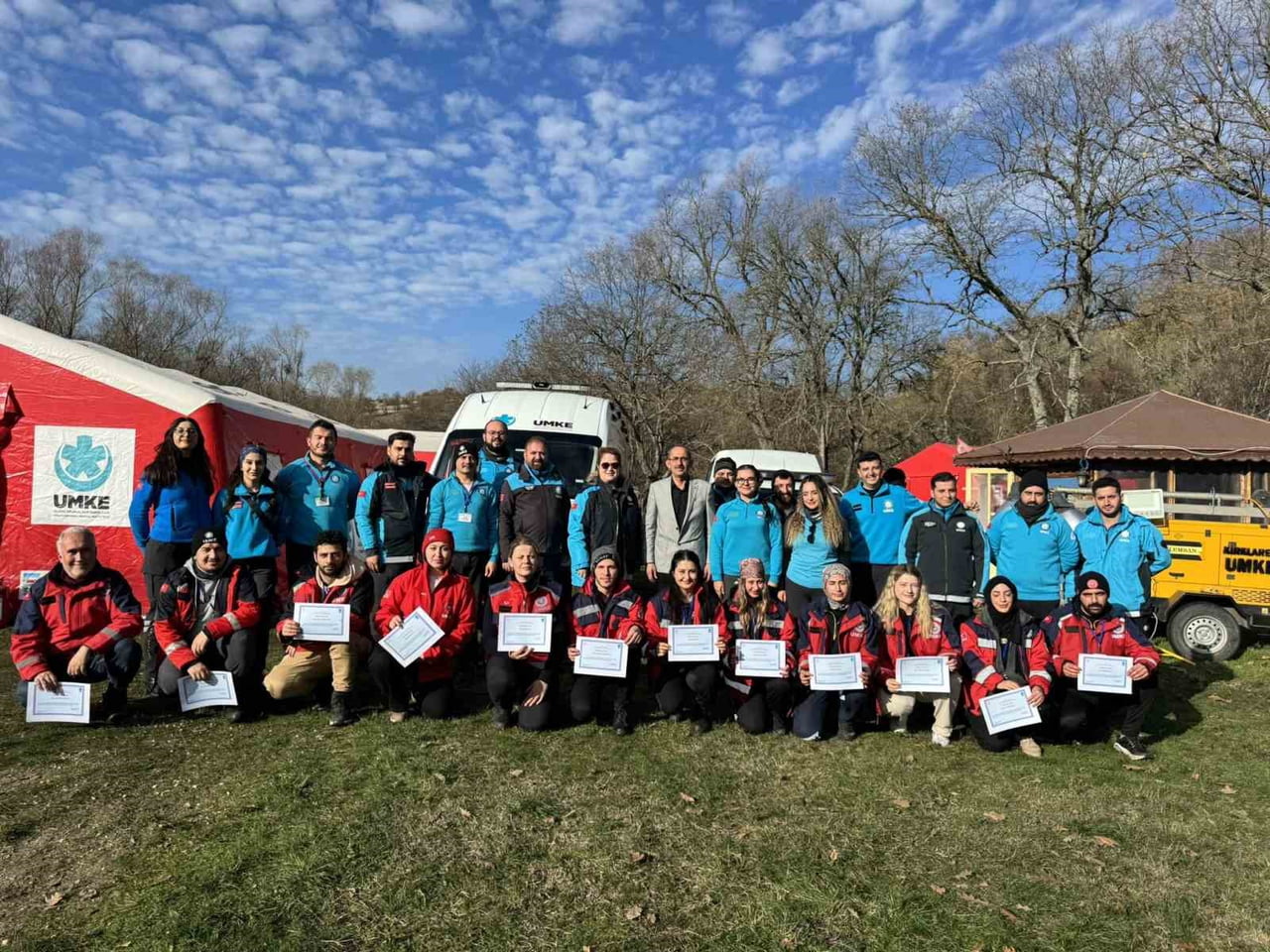 UMKE AİLESİNE KATILARAK ZORLU ŞARTLARDA GÖREV ALMAYA HAZIR HÂLE GELEN 11 SAĞLIK PERSONELİNE...