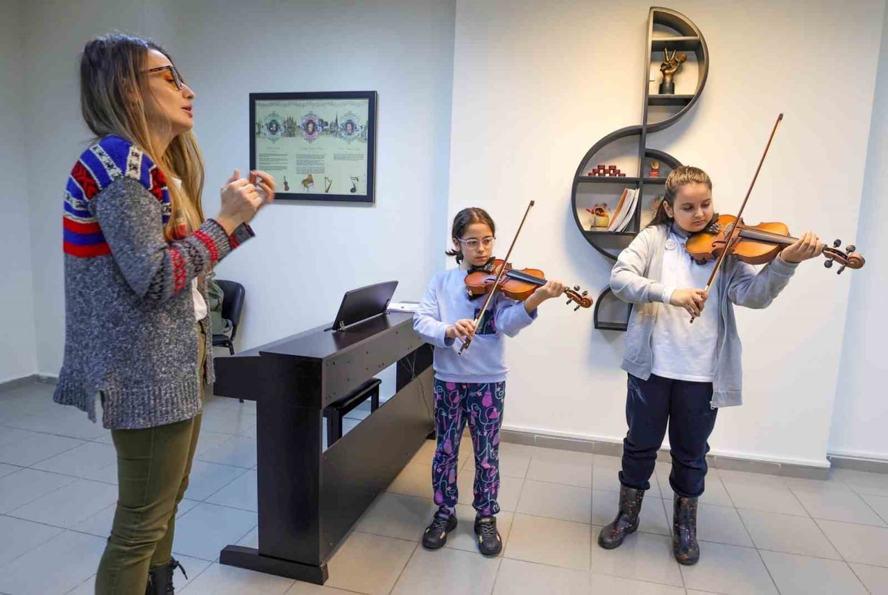 ÜMRANİYE BELEDİYESİ’NİN KÜLTÜR VE SANAT ALANINDAKİ PROJELERİNDEN BİRİ OLAN MÜZİK AKADEMİSİ, HER...