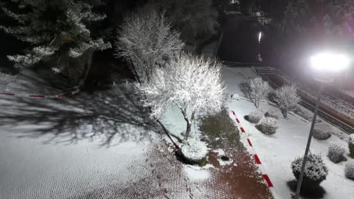 Uşak'ta mevsimin ilk karı yağdı: Beyaza bürünen kent böyle görüntülendi