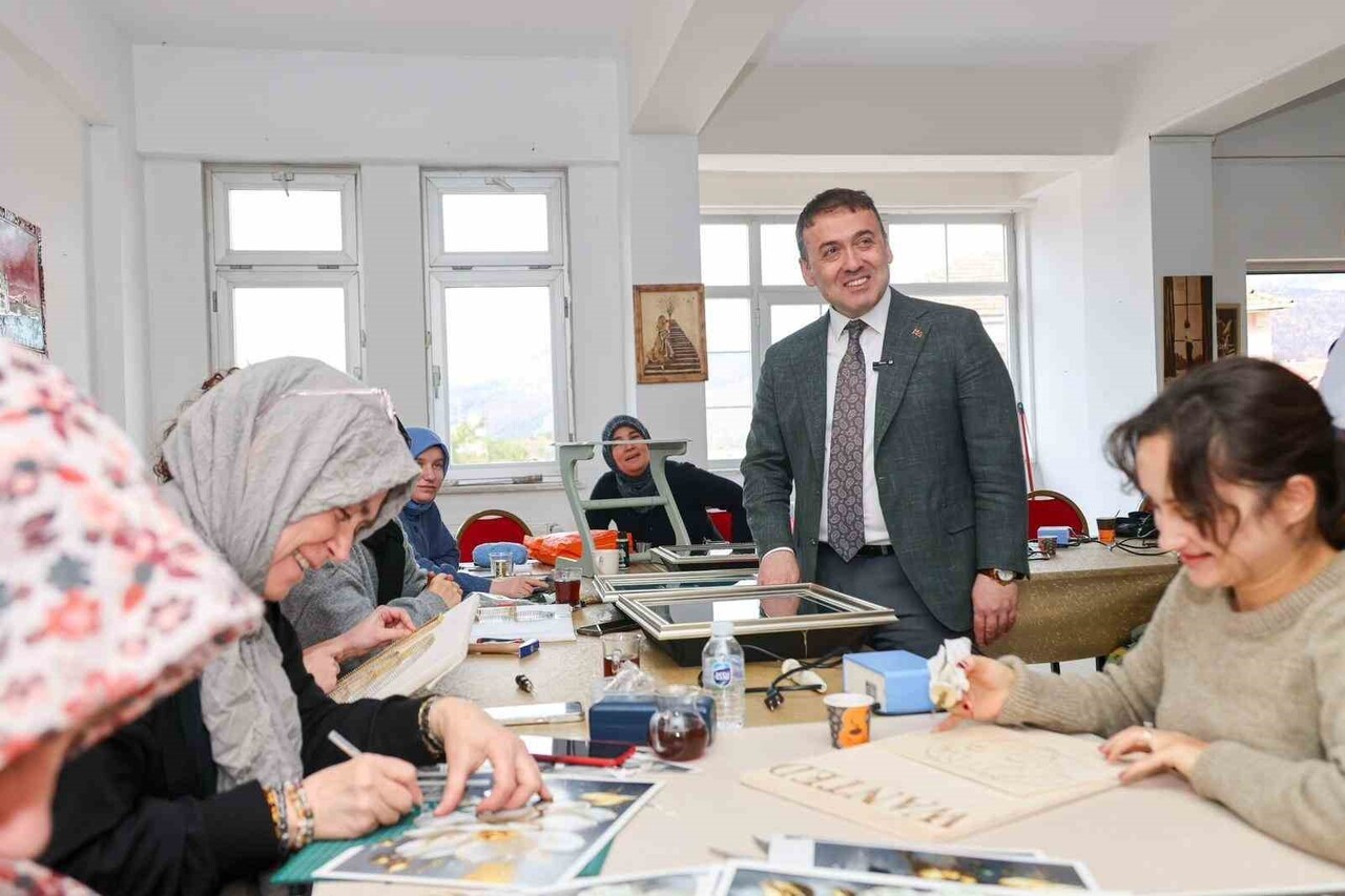 VALİ SÖZER OSMANELİ HALK EĞİTİM MERKEZİNİ ZİYARET ETTİ