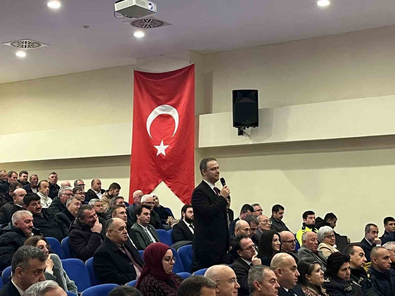 VALİ UĞUR TURAN, VİZE’DE MUHTARLARLA BİR ARAYA GELDİ