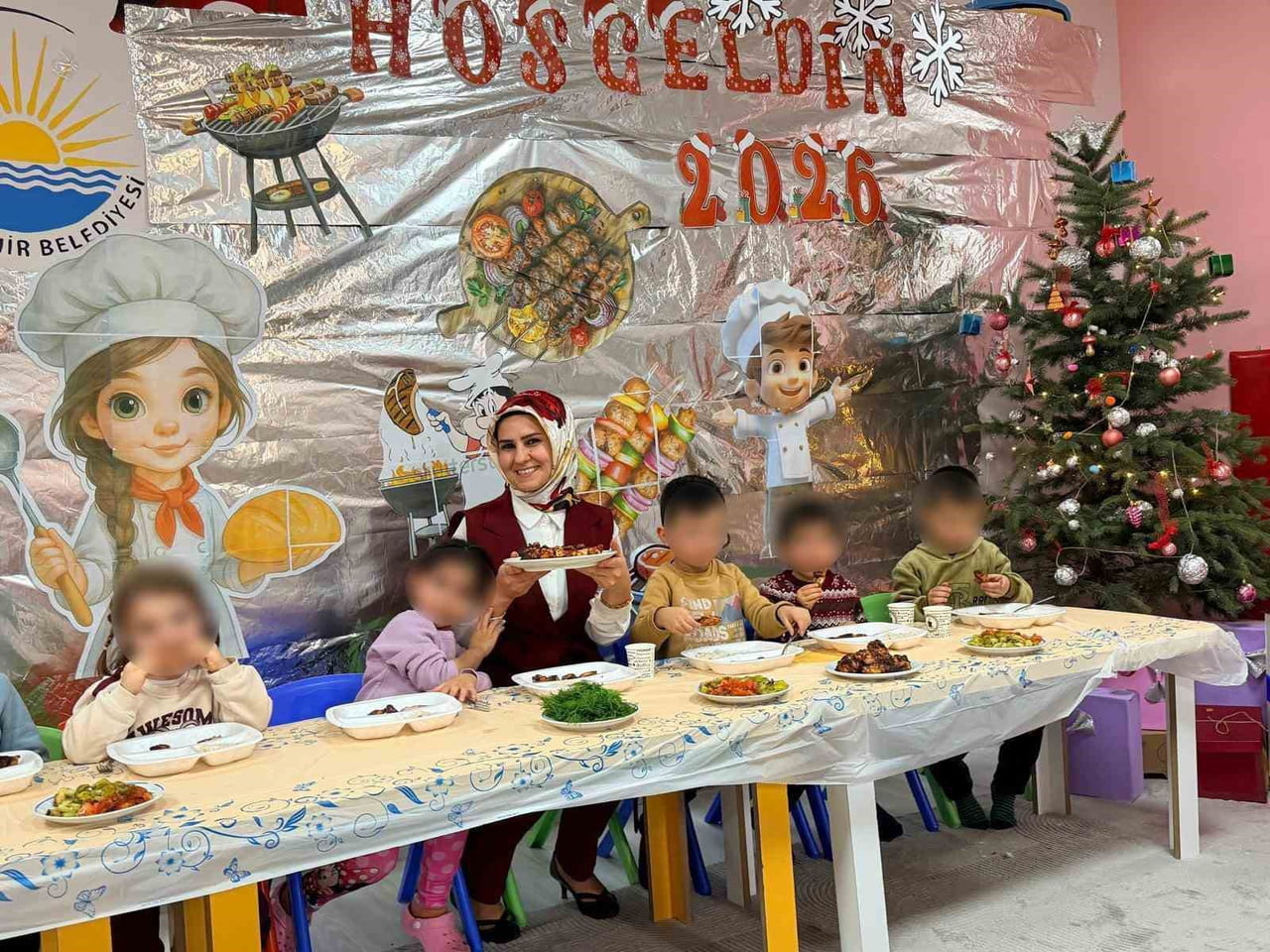 VAN BÜYÜKŞEHİR BELEDİYESİ'NİN REGAİP KANDİLİ GÜNÜNDE KREŞ VE GÜNDÜZ BAKIM EVLERİNDE NOEL TEMALI...