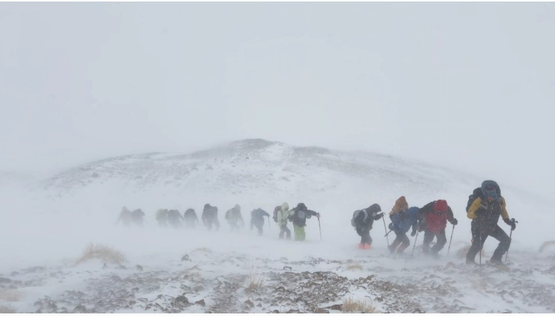 VAN’IN 3 BİN 537 RAKIMLI ARTOS DAĞI, BU HAFTA SONU KIŞ TIRMANIŞI PLANLAYAN DAĞCI GRUPLARINA GEÇİT...