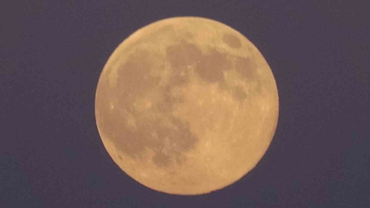 VAN SEMALARI, 2025 YILININ SON DOLUNAYIYLA BİRLİKTE ADETA BÜYÜLEYİCİ BİR MANZARAYA SAHNE...