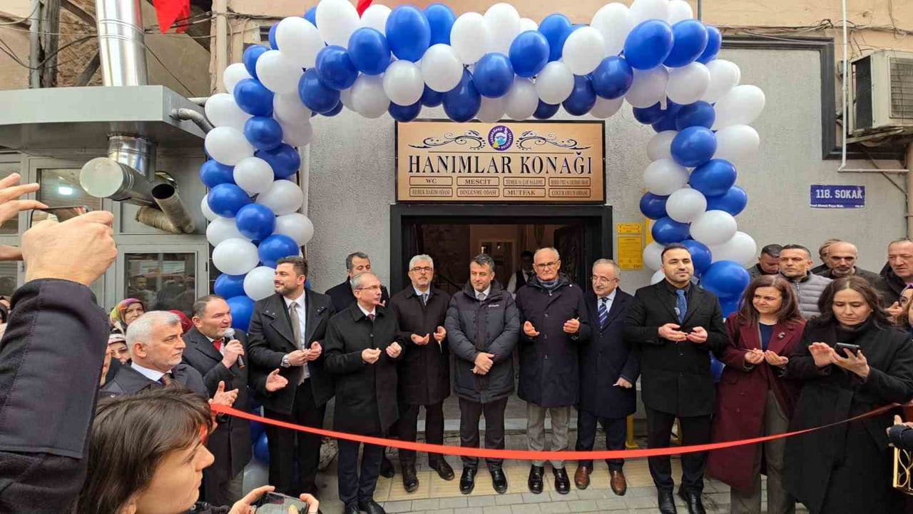 VEZİRKÖPRÜ'DE HİZMET VERECEK OLAN KADINLAR KONAĞI DÜZENLENEN TÖREN İLE AÇILDI