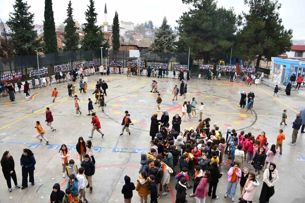 VEZİRKÖPRÜ MEHMET PAŞA İLKOKULU ÖĞRENCİLERİ, KENDİ OBJEKTİFLERİNDEN YANSIYAN KARELERİN YER ALDIĞI...