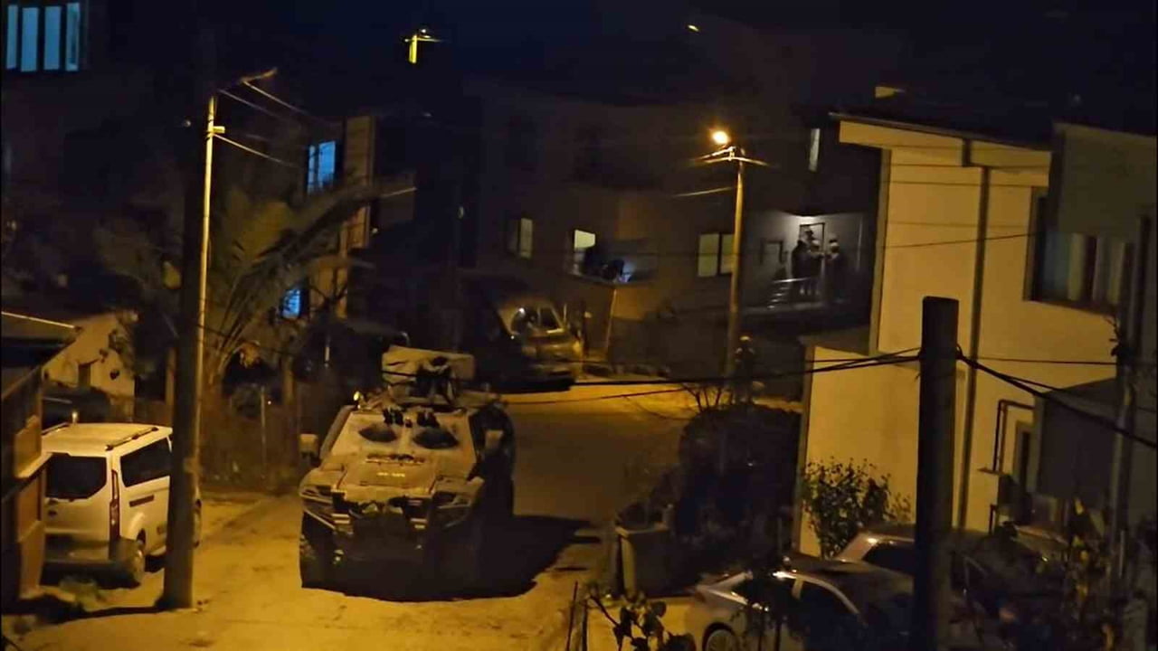 YALOVA'DA 3 POLİSİN ŞEHİT DÜŞTÜĞÜ DEAŞ OPERASYONLARI SONRASINDA KENTİN BİR ÇOK NOKTASINDA ÇOK...