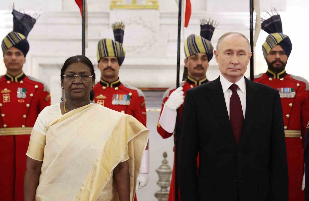 YENİ DELHİ (İHA) - RUSYA DEVLET BAŞKANI VLADİMİR PUTİN RESMİ ZİYARET KAPSAMINDA BULUNDUĞU...