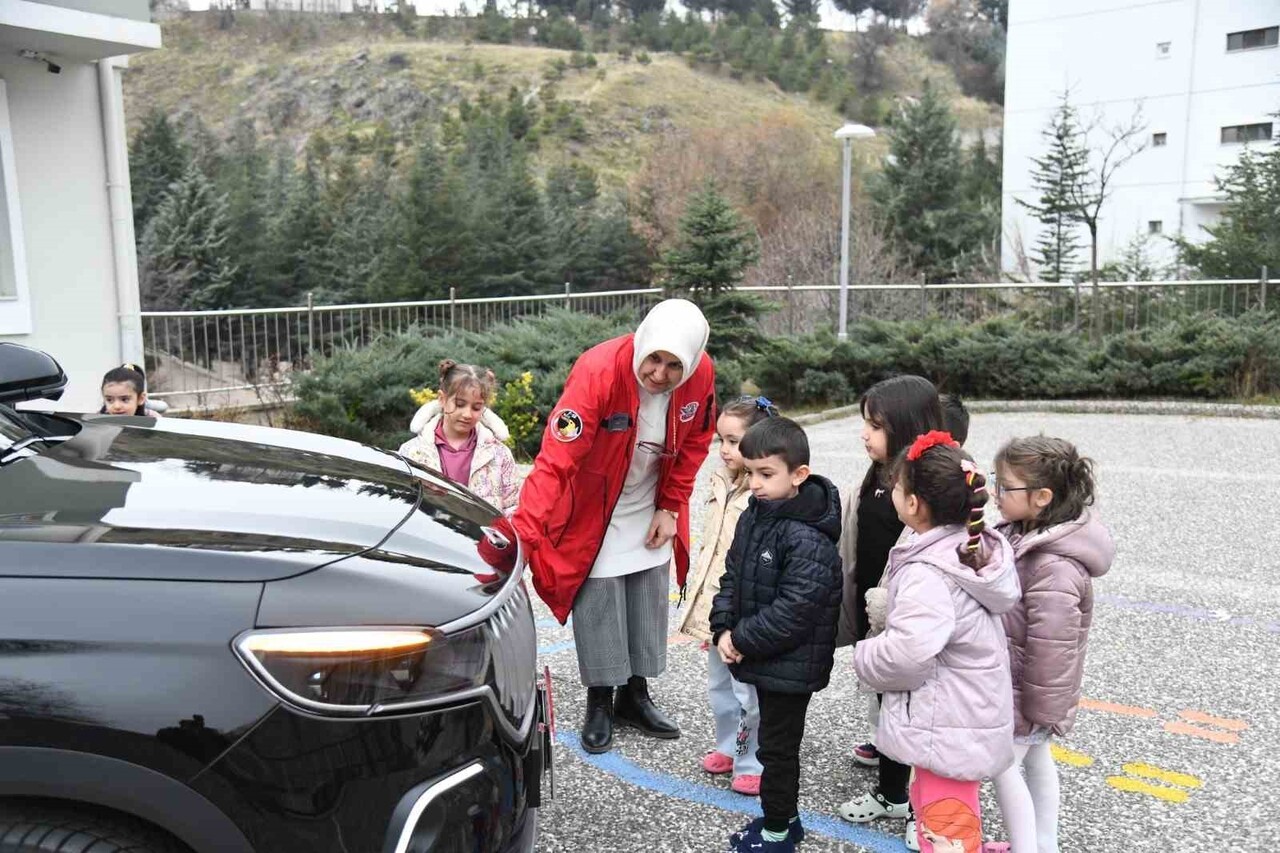 YERLİ MALI HAFTASI ETKİNLİKLERİ KAPSAMINDA NEZAKET OKULU'NUN ÖĞRENCİLERİNE, TÜRKİYE'NİN YERLİ VE...