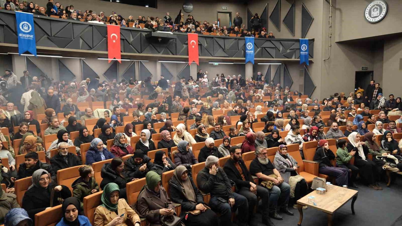 YILDIRIM’DA İMAM-I AZAM EBU HANİFE OYUNUNA YOĞUN İLGİ