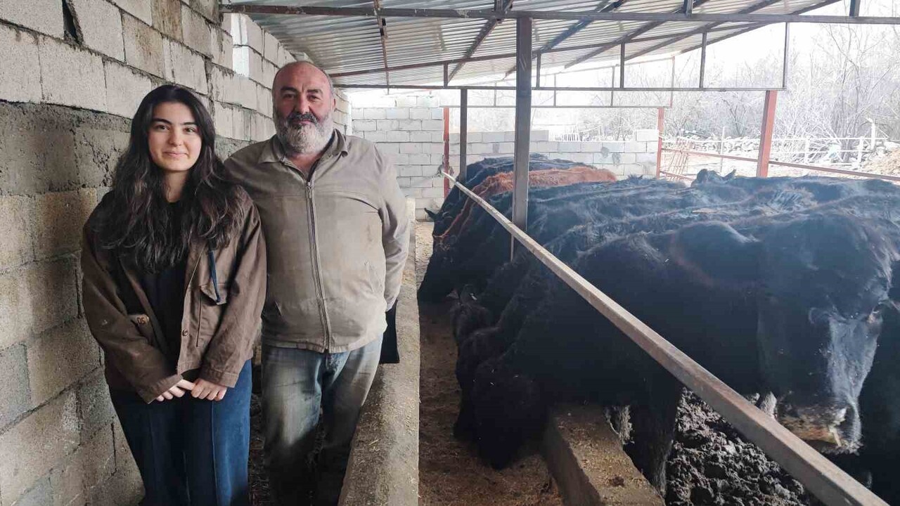 YOZGAT'TA ATAMA BEKLEYEN SAĞLIKÇI GENÇ, ATANAMAYINCA DEVLETTEN ALDIĞI 15 GEBE DÜVE DESTEĞİ İLE...