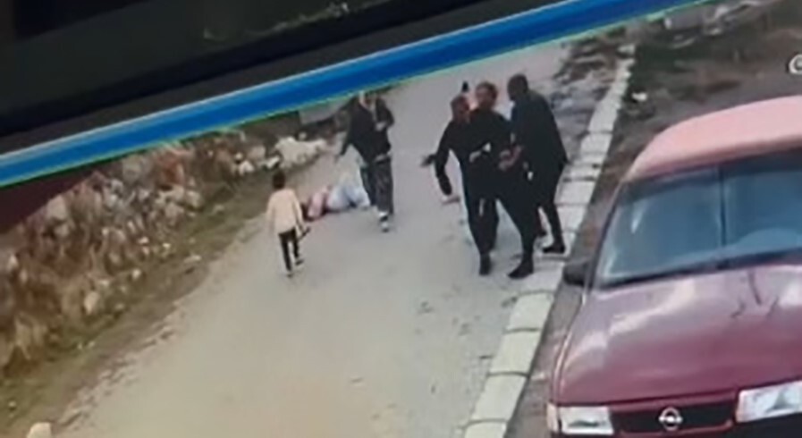 YOZGAT’IN ÇEKEREK İLÇESİNDE BOŞANMA AŞAMASINDAKİ EŞİNİ BIÇAKLAYAN KİŞİ GÜVENLİK KAMERALARINCA...