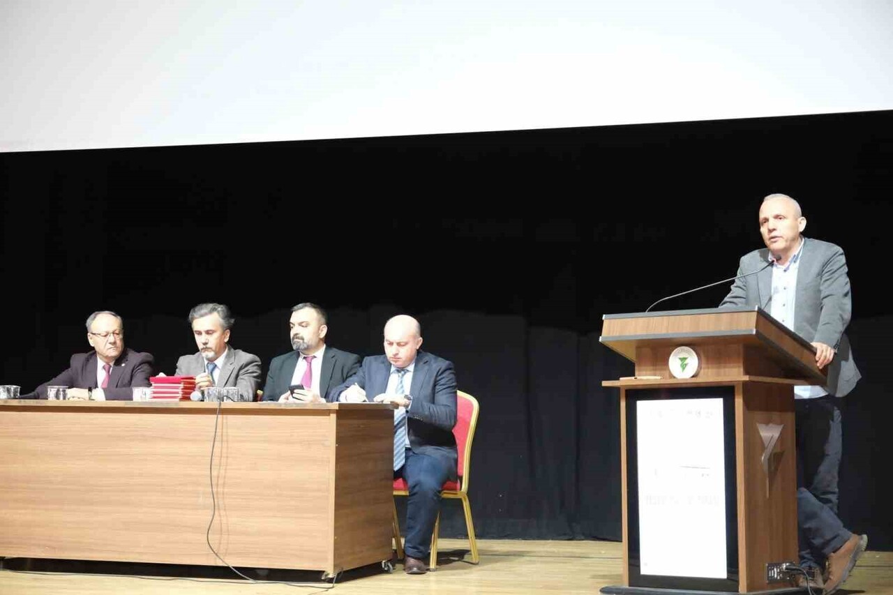 YOZGAT’TA DÜZENLENEN EMİRCİ SULTAN SEMPOZYUMU, YOZGAT’IN TARİHİ BİRİKİMİNE DİKKAT...