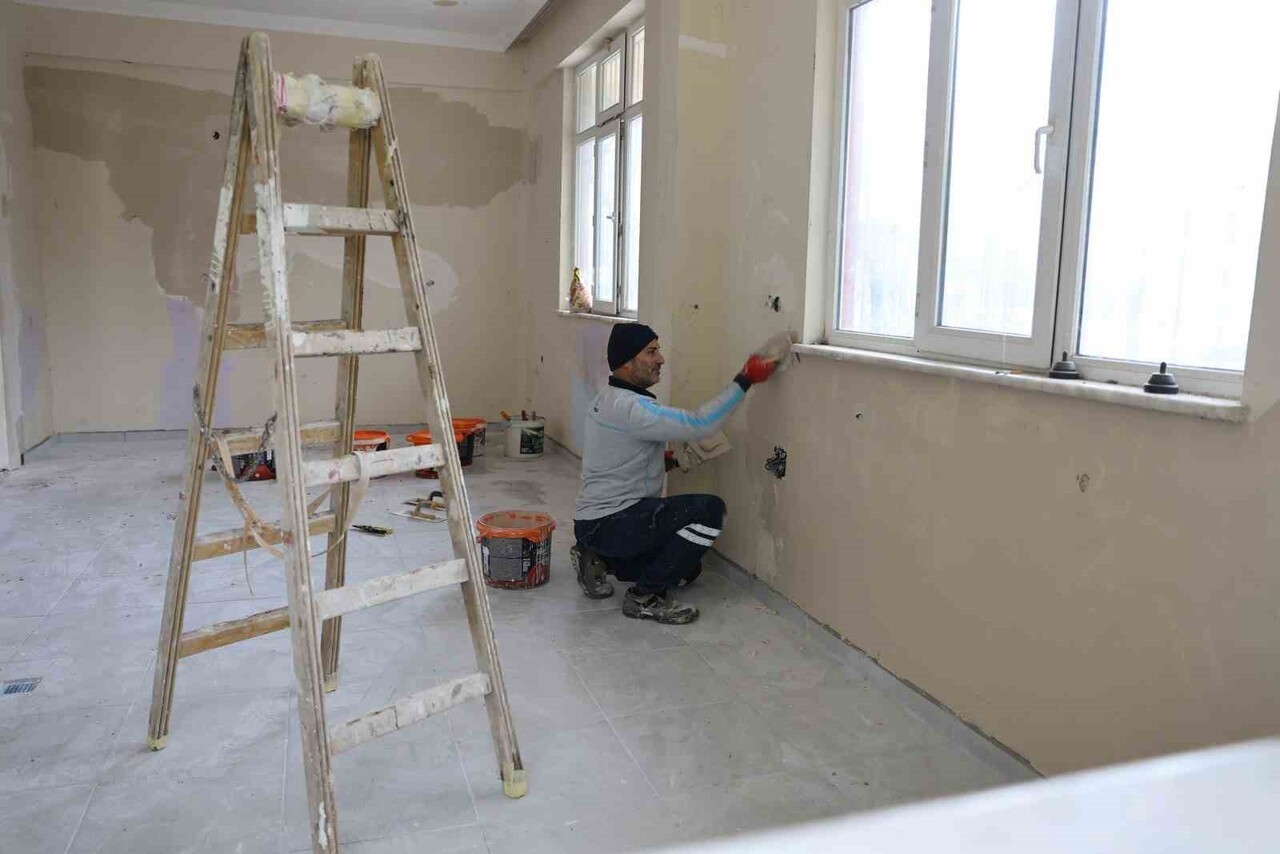 YUNUSEMRE BELEDİYE BAŞKANI SEMİH BALABAN, KISA SÜRE İÇERİSİNDE AÇILMASI PLANLANAN EMEKLİ KAFE’DE...