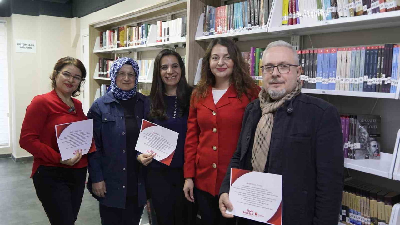 YUNUSEMRE BELEDİYESİ, BÜNYESİNDEKİ KÜTÜPHANELERE BAĞIŞ KAMPANYASI BAŞLATTI. HEM NAKDİ HEM AYNİ...