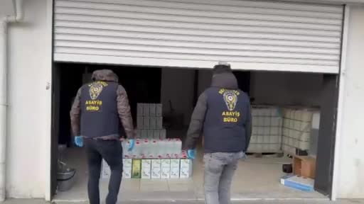 Zeytinyağı şişelerine gizlenmiş 3 bin litre kaçak alkol ele geçirildi