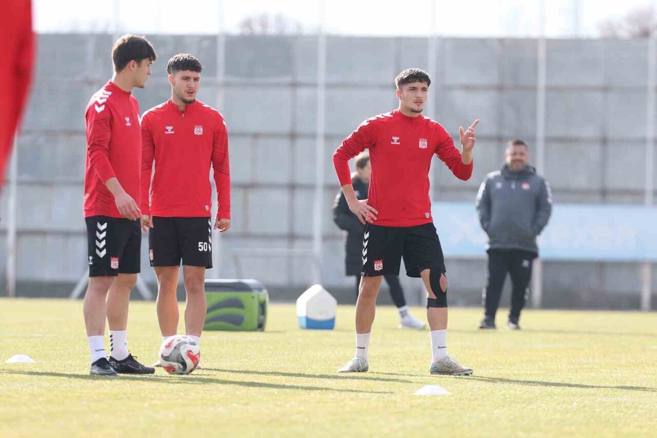 ZİRAAT TÜRKİYE KUPASI 4. TUR MAÇINDA SAHASINDA ALİAĞA FK’YI KONUK EDECEK OLAN ÖZBELSAN SİVASSPOR...