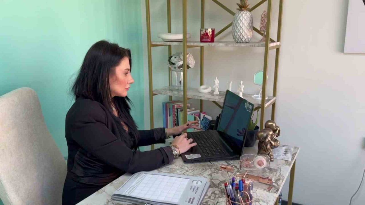 ZONGULDAK'TA DİYETİSYEN GİZEM GÜNEŞ, SOSYAL MEDYADA YAYGINLAŞAN HIZLI ZAYIFLAMA DİYETLERİ VE TEK...