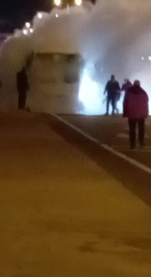 ZONGULDAK’IN KOZLU İLÇESİNE YOLCU TAŞIYAN ÖZEL HALK OTOBÜSÜNDE BAŞLAYAN YANGIN PANİĞE NEDEN OLDU....