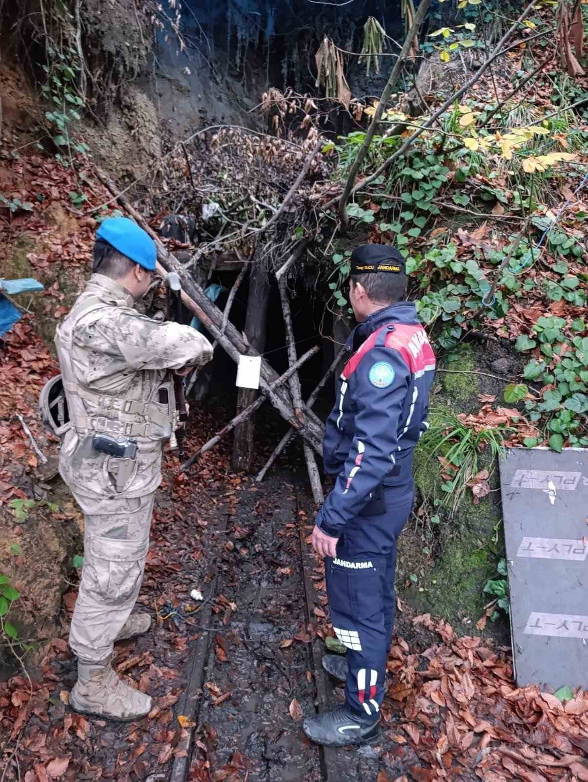 ZONGULDAK’TA EKİPLERCE YAPILAN DENETİMLERDE 7 RUHSATIZ MADEN OCAĞI KAPATILDI.