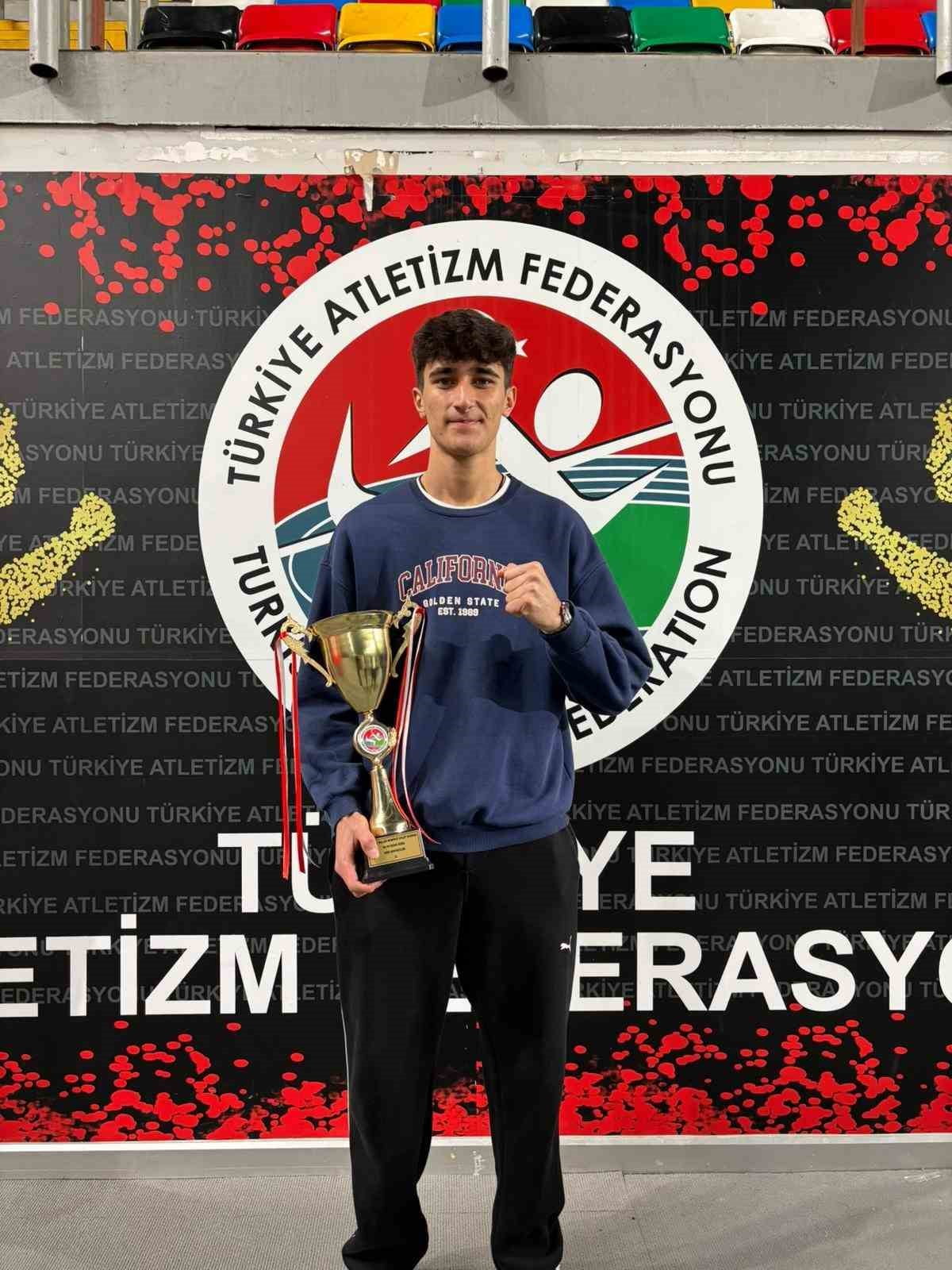 14 15 OCAK 2026 TARİHİNDE İSTANBUL ATAKÖY ATLETİZM SALONU’NDA YAPILAN AHMET MELEK KOMPLE ATLET...