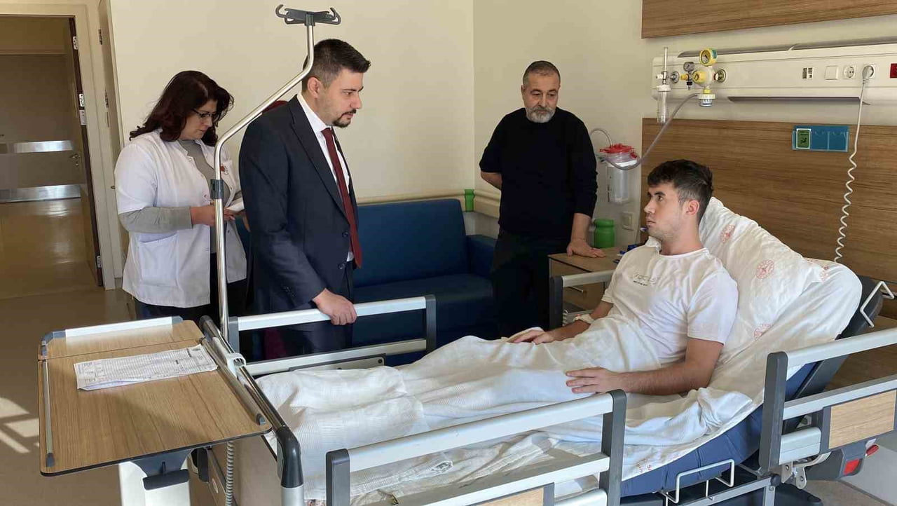 19 YAŞINDAKİ CENGİZHAN DUYMAZ, YAPILAN TEDAVİNİN ARDINDAN DAHA İYİ GÖRMEYE BAŞLADI