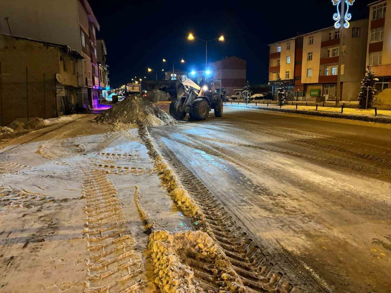 2025 YILININ SON GÜNÜNDE BAŞLAYAN VE ARALIKLARLA ETKİSİNİ SÜRDÜREN KAR YAĞIŞININ SONA ERMESİYLE...