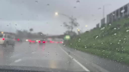 ABD'nin California eyaletinde etkili olan şiddetli yağış nedeniyle Santa Barbara Havalimanı'ndaki...