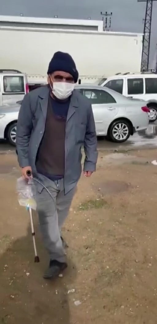 ADANA’DA SONDA İLE DİLENCİLİK YAPAN BİR KİŞİ ZABITA EKİPLERİ TARAFINDAN YAKALANDI. SONDANIN SAHTE...