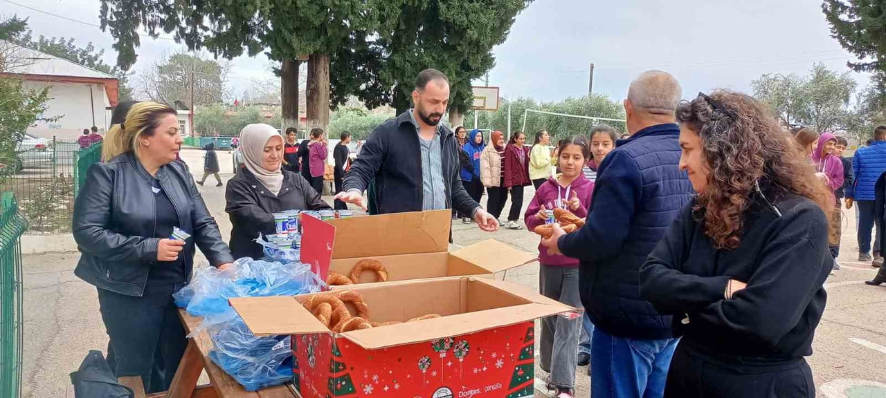 ADANA’NIN KOZAN İLÇESİNDE ŞEHİT AİLELERİ VE GAZİLER DERNEĞİ ÜYELERİ ŞEHİT BABALARI VE GAZİLER...