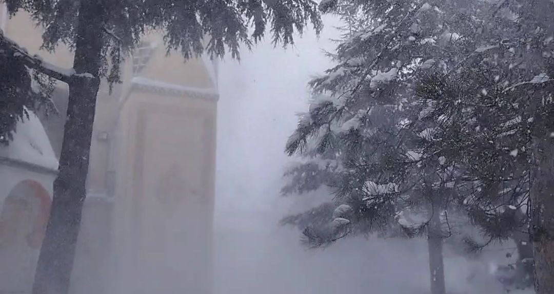 ADANA’NIN TUFANBEYLİ İLÇESİNDE ETKİLİ OLAN KAR YAĞIŞININ ARDINDAN TİPİ BAŞLADI. ANCAK ÇOCUKLAR BU...