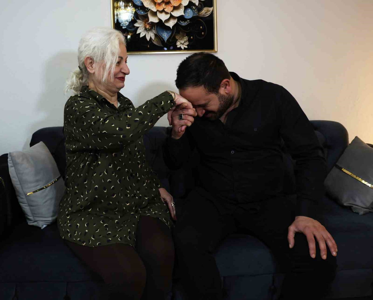 ADANALI ERDENER ÇAĞLIYAN, NAKİL BEKLEYEN ANNESİ NİLGÜN ÇAĞLIYAN’A HİÇ DÜŞÜNMEDEN KARACİĞERİNİN...