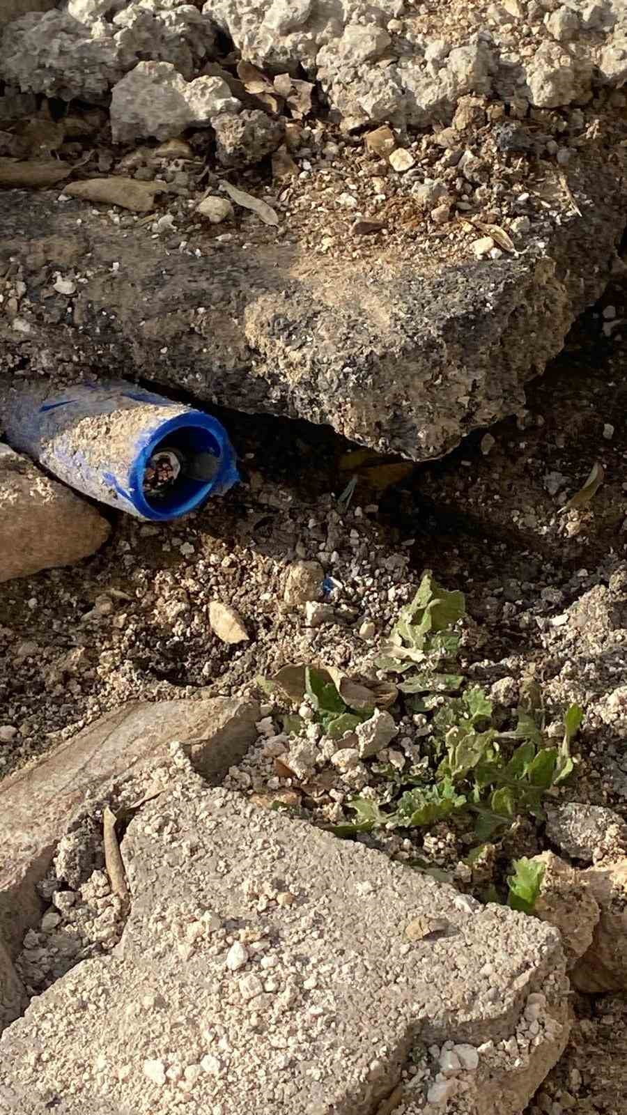 ADIYAMAN’DA BİR EVİN ELEKTRİK KABLOLARI KESİLEREK ÇALINDI.