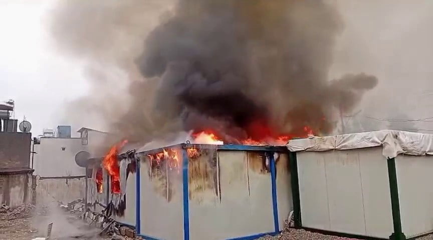 ADIYAMAN’DA, BİR KONTEYNERDE MEYDANA GELEN YANGIN KORKUTTU.