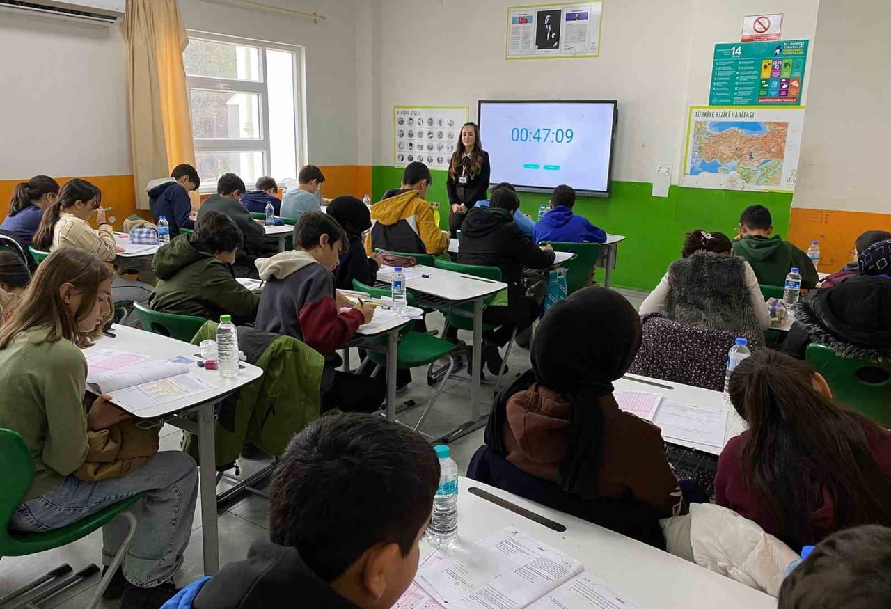 ADIYAMAN DOĞA KOLEJİ TARAFINDAN DÜZENLENEN BURSLULUK SINAVI, OLUMSUZ HAVA KOŞULLARINA RAĞMEN YOĞUN...