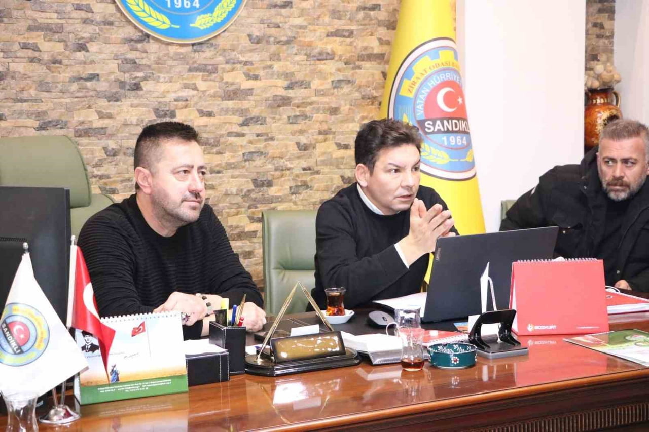 AFYONKARAHİSAR'IN SANDIKLI İLÇESİNDE 2026 YILI ŞEKER PANCARI EKİM KOTASINA 10 BİN TON İLAVE...