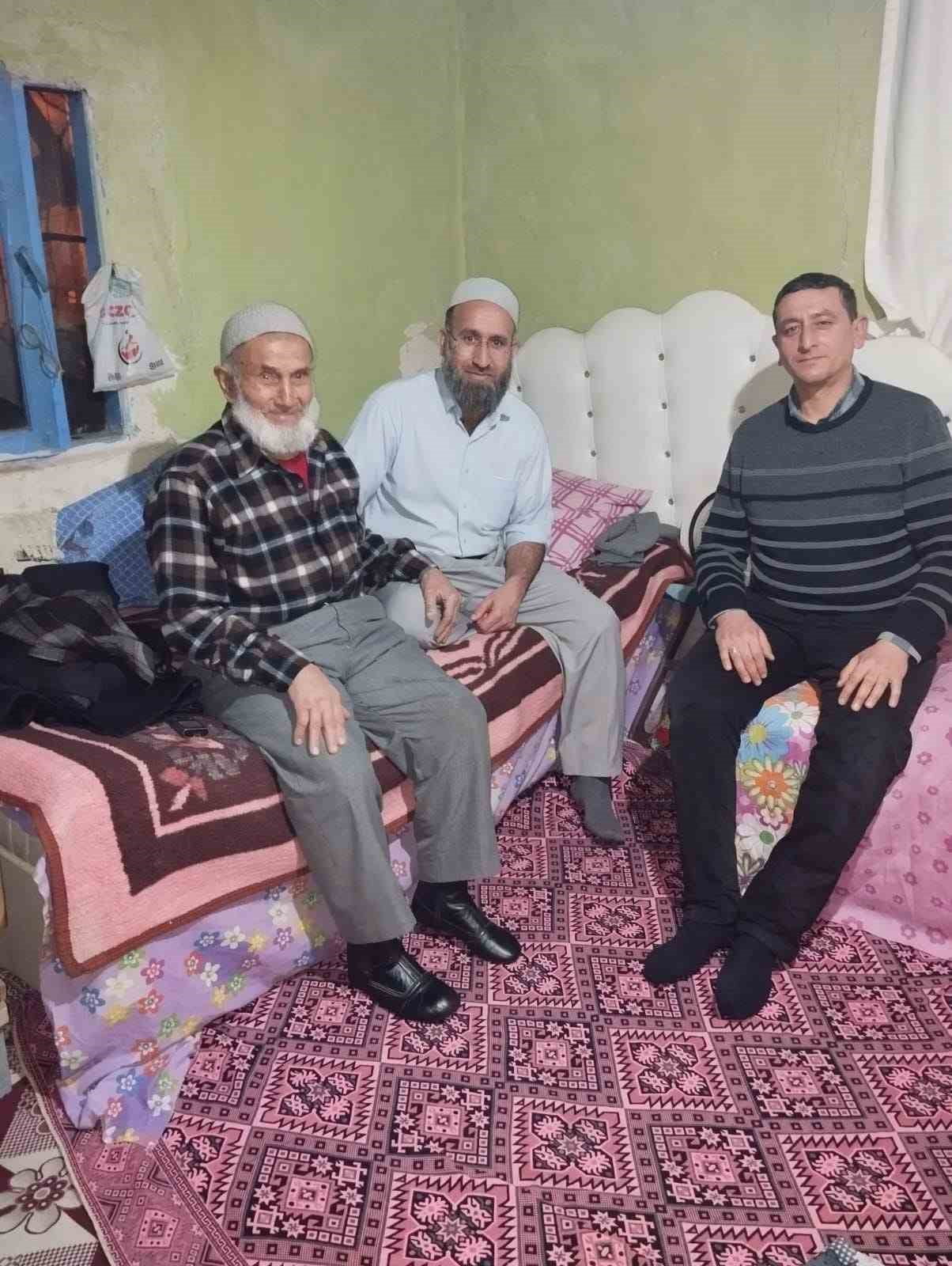 AFYONKARAHİSAR'IN ŞUHUT İLÇESİNDE, "ULU ÇINARLAR" PROJESİ ÇERÇEVESİNDE YAŞLILARA YÖNELİK ANLAMLI...